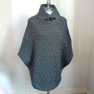 NWT Women's Chiaramente Italian Wool Blend Armhole Poncho Shawl Sweater One Size